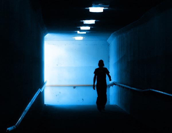 Illustrasjon, mørk tunnell